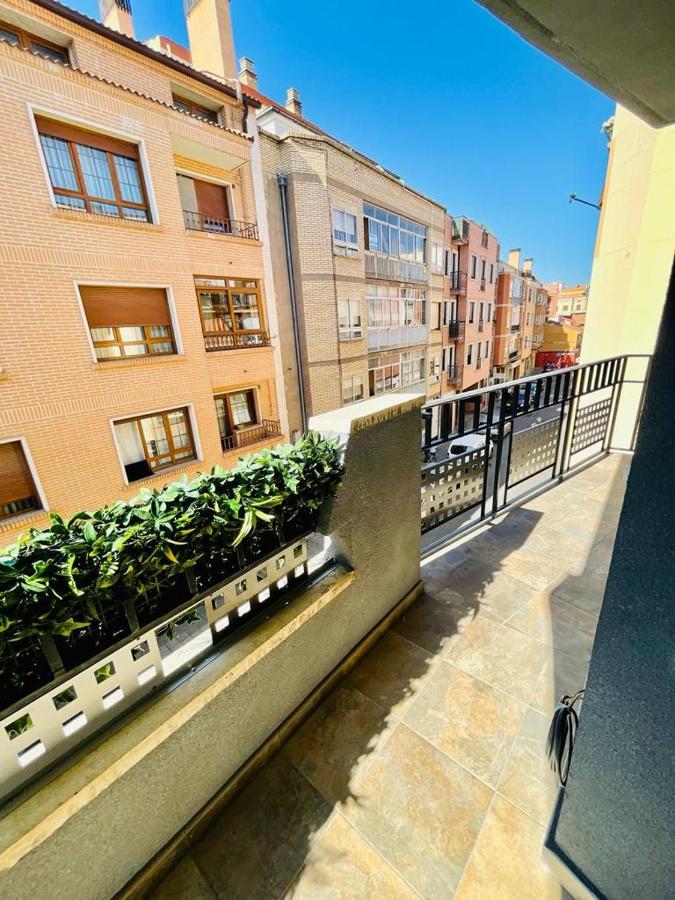 La Casa Del Rock Apartment Aranda de Duero Luaran gambar
