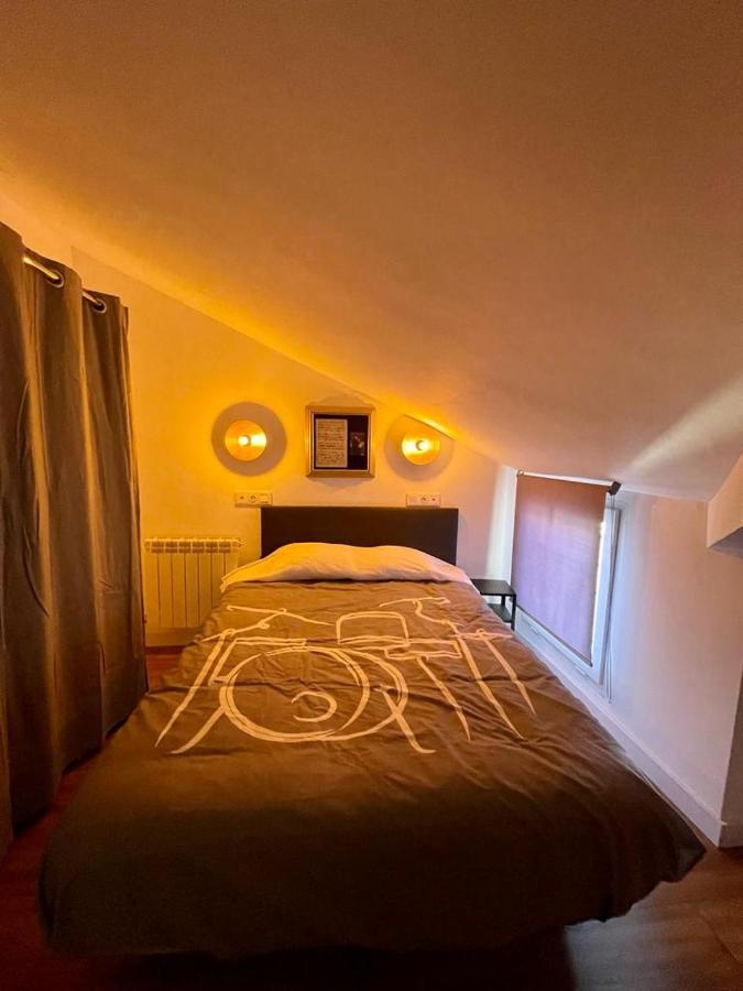 La Casa Del Rock Apartment Aranda de Duero Luaran gambar