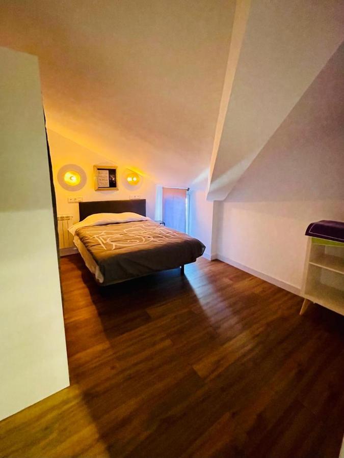 La Casa Del Rock Apartment Aranda de Duero Luaran gambar